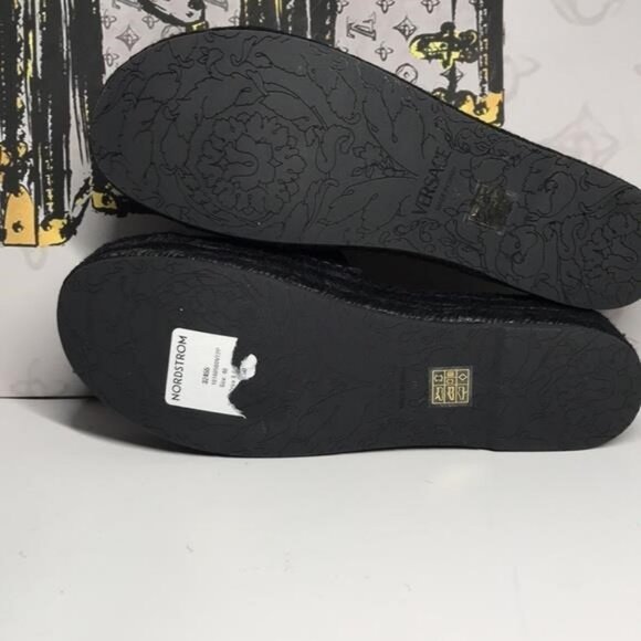 New Authentic Versace Designer Leather Slides – Iconic Gold Logo - Picture 7 of 11